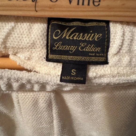 Soft Cream colored Shorts 🔥 - Picture 4 of 5